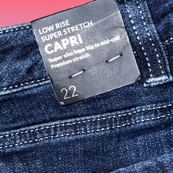 NWT Lane Bryant Low Rise Dark Wash Super Stretch Capri Size 22 #28 - Picture 4 of 5